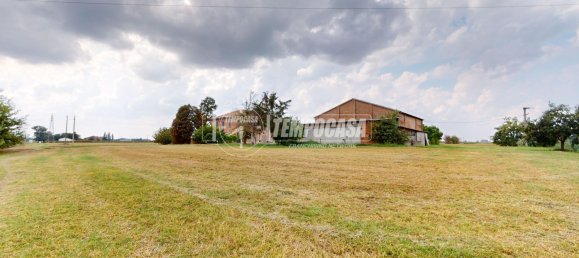 2 bedrooms House in Ferrara, Italy No. 145535 16