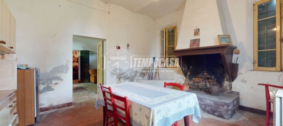 2 bedrooms House in Ferrara, Italy No. 145535 3