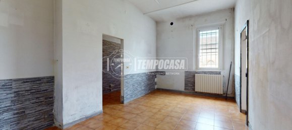 2 bedrooms House in Ferrara, Italy No. 145535 10