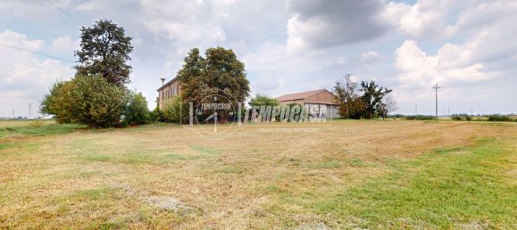 2 bedrooms House in Ferrara, Italy No. 145535 5