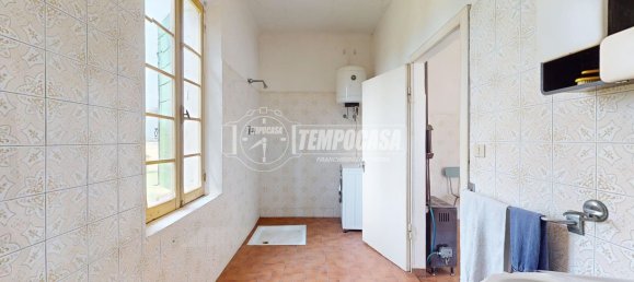 2 bedrooms House in Ferrara, Italy No. 145535 2