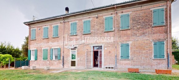 2 bedrooms House in Ferrara, Italy No. 145535 21
