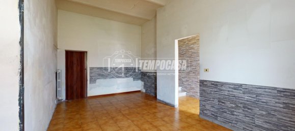 2 bedrooms House in Ferrara, Italy No. 145535 8