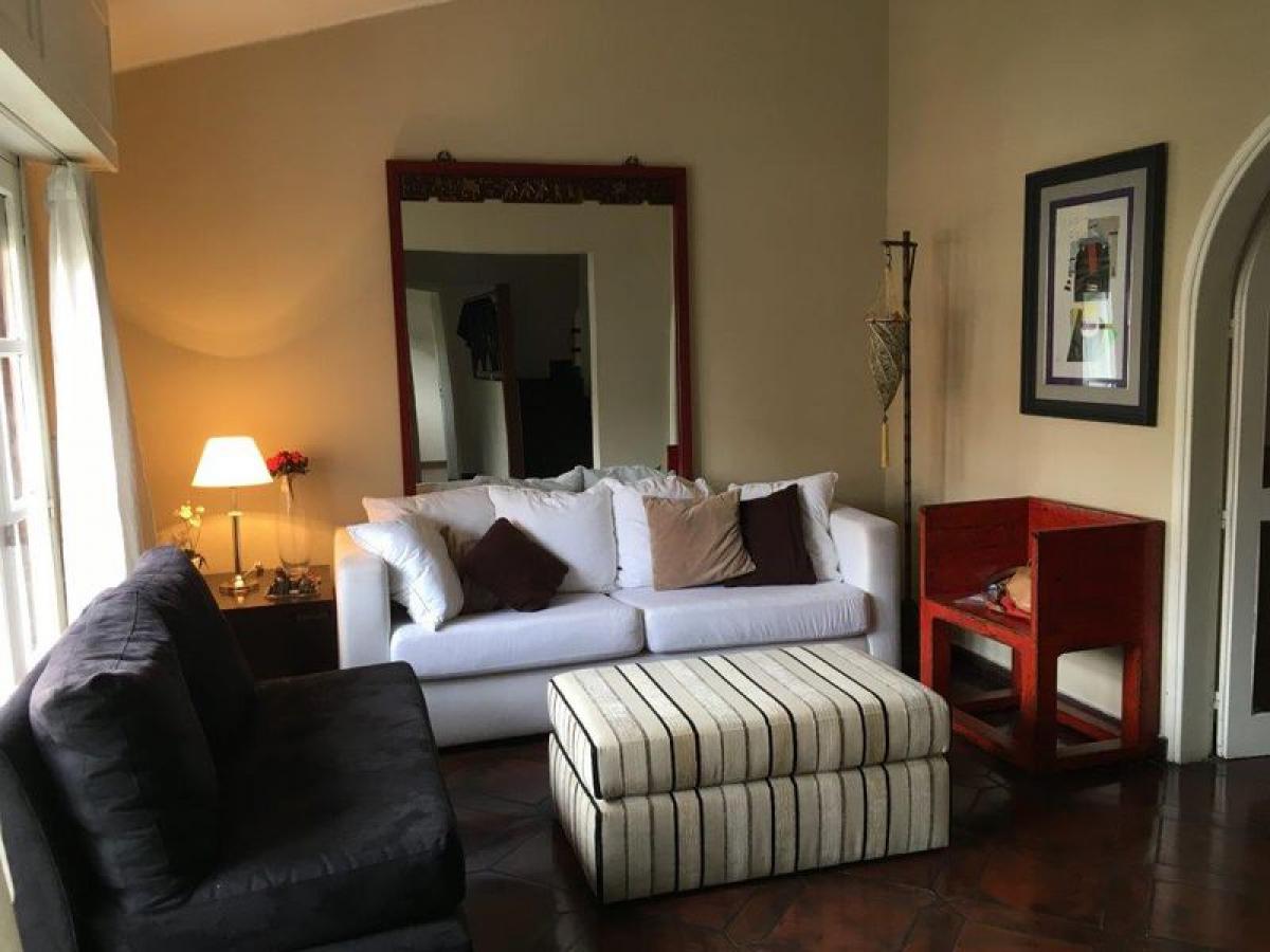 4 bedrooms House in Montevideo, Uruguay No. 3509