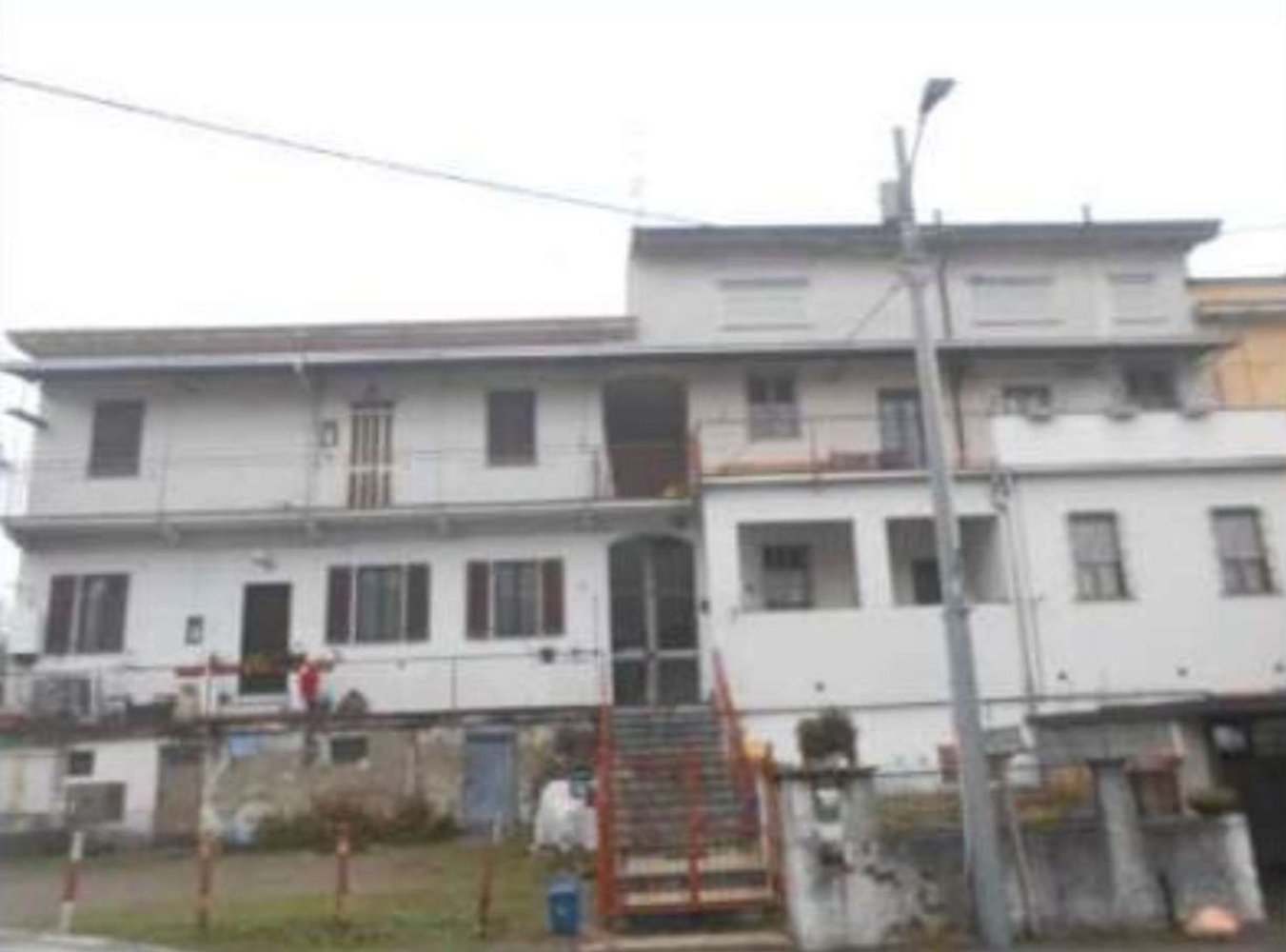 3-salle Appartement à Limbiate, Italy No. 260028