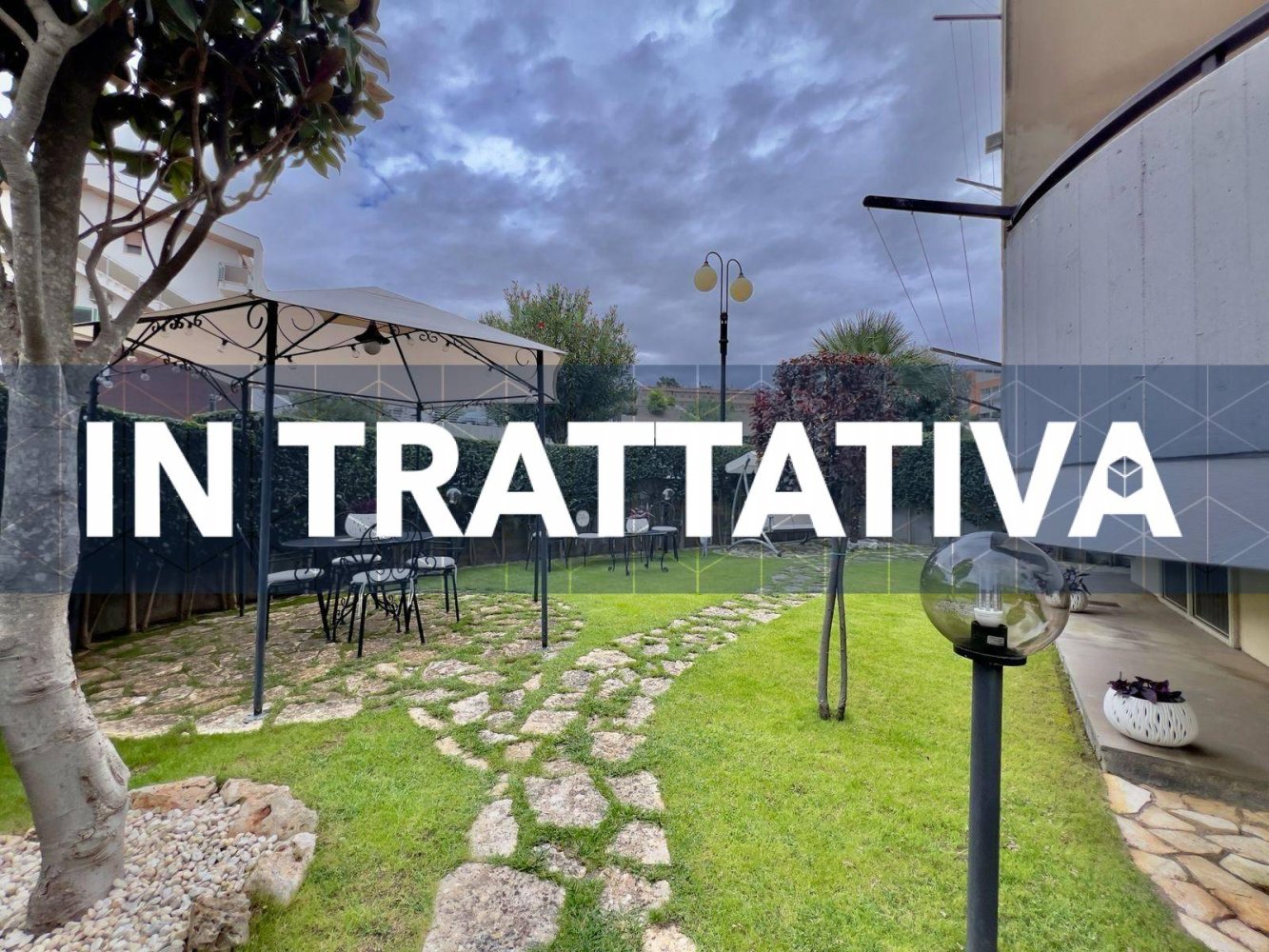 4 rooms Building in Matera, Italy No. 29250