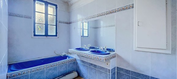 4 bedrooms House in Manche, France No. 355007 12