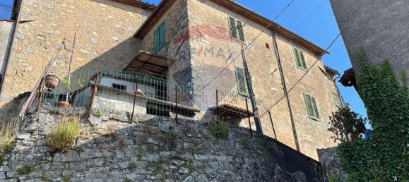 2 bedrooms House in Bagni di Lucca, Italy No. 175547 2