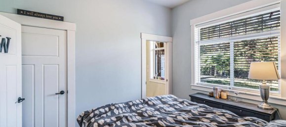 5 bedrooms House in British Columbia, Canada No. 1265 11