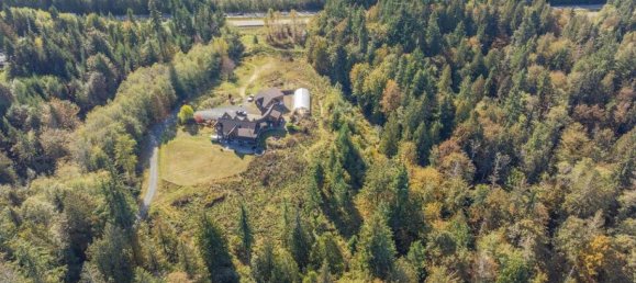 5 bedrooms House in British Columbia, Canada No. 1265 2