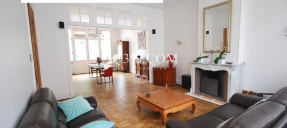 8 bedrooms House in Comines, France No. 357696 2