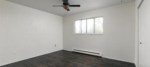 4 bedrooms House in British Columbia, Canada No. 1239 12