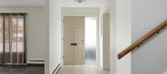 4 bedrooms House in British Columbia, Canada No. 1239 4