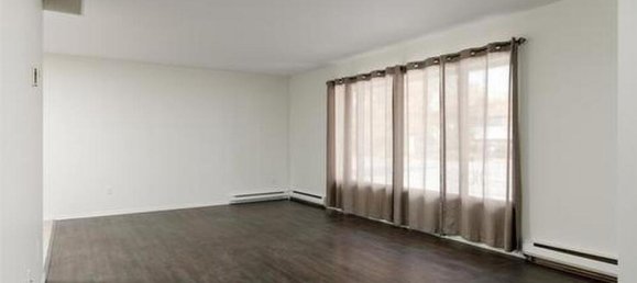 4 bedrooms House in British Columbia, Canada No. 1239 5