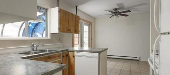 4 bedrooms House in British Columbia, Canada No. 1239 9