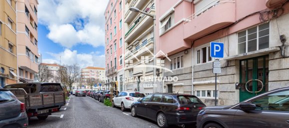 Коммерческая недвижимость с 4 спальнями в Лиссабон, Португалия № 100778 2