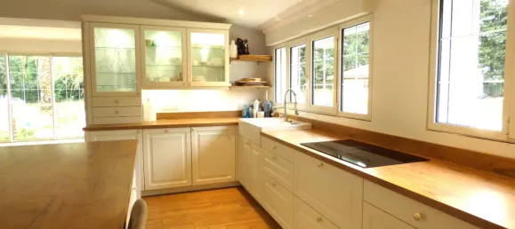 3 bedrooms House in Frejus, France No. 339567 5