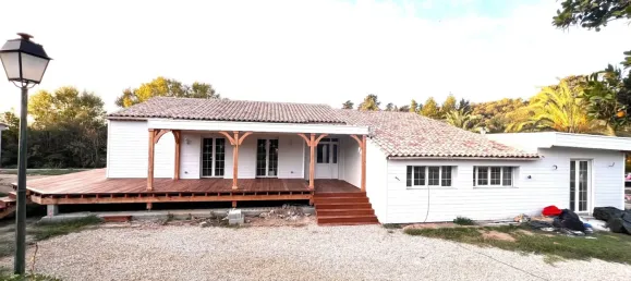 3 bedrooms House in Frejus, France No. 339567 2