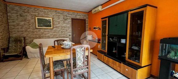 3-salle Appartement à Castrezzato, Italy No. 282377 7