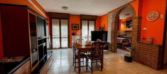 3-salle Appartement à Castrezzato, Italy No. 282377 4