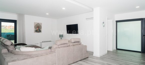 5 bedrooms House in Porto Salvo, Portugal No. 43030 4