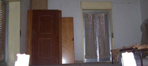 6 rooms House in San Cataldo, Italy No. 134086 4