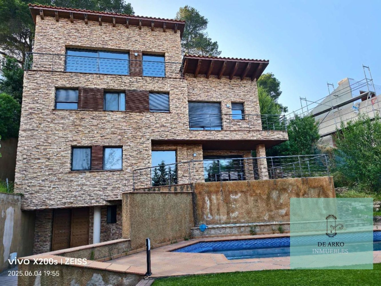 4 bedrooms House in Palleja, Spain No. 196130