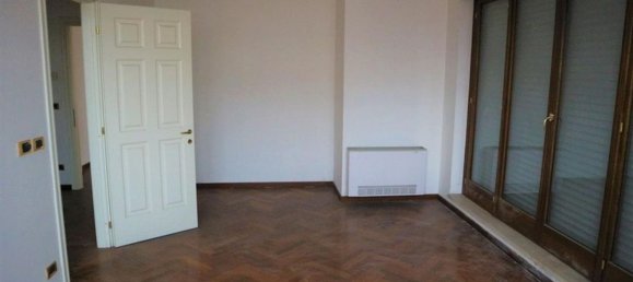 326m² Office in Terni, Italy No. 370768 13