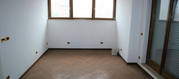 326m² Office in Terni, Italy No. 370768 15