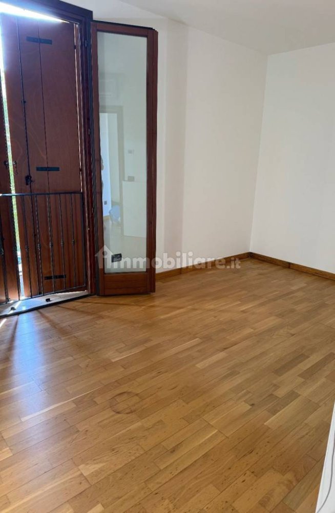 Apartamento de 2 dormitorios en Venice, Italy No. 303232