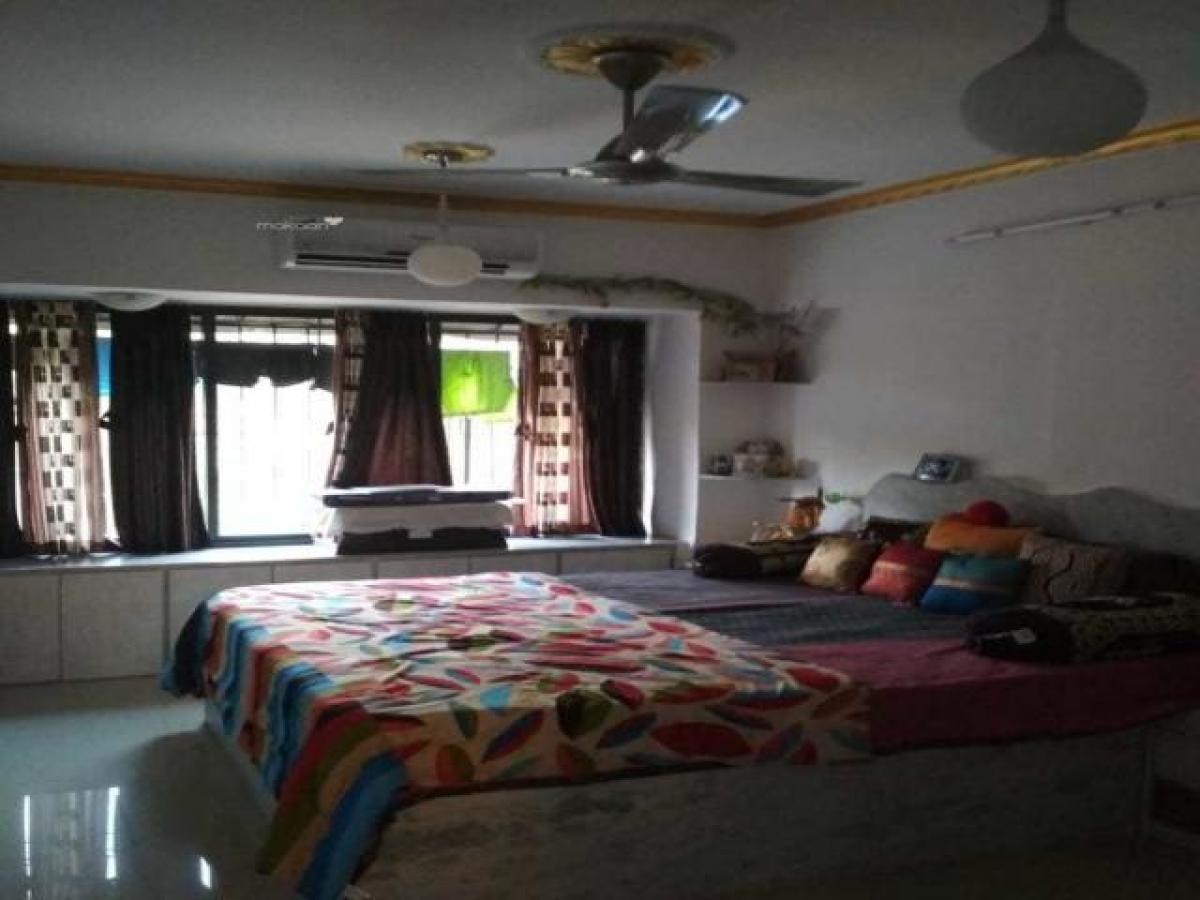 3 bedrooms House in Mumbai, India No. 24308