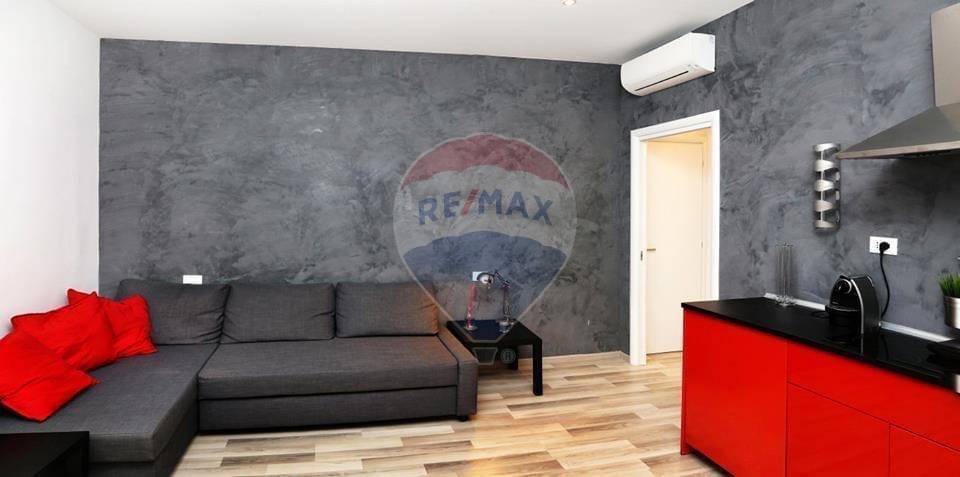 4 bedrooms Apartment in Rome, Italy No. 396732