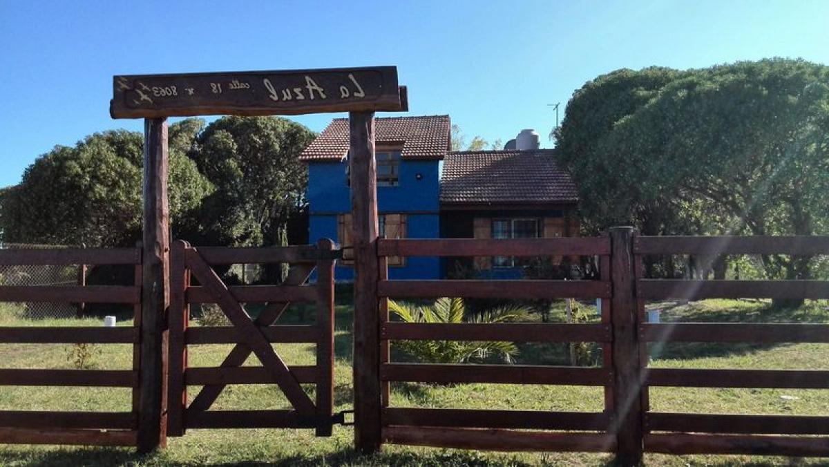 3 bedrooms House in Mar del Plata, Argentina No. 78240