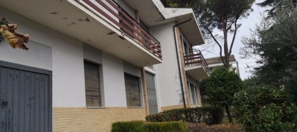 10غرفة فيلا في Penne, Italy رقم 104755 2