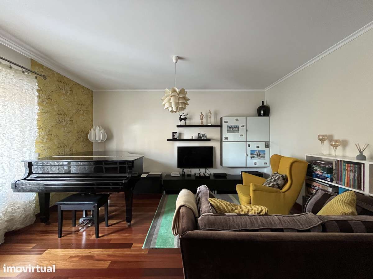 Квартира с 3 спальнями в Авейру, Португалия № 236344