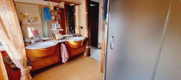 5 rooms Apartment in San Giorgio su Legnano, Italy No. 201319 10
