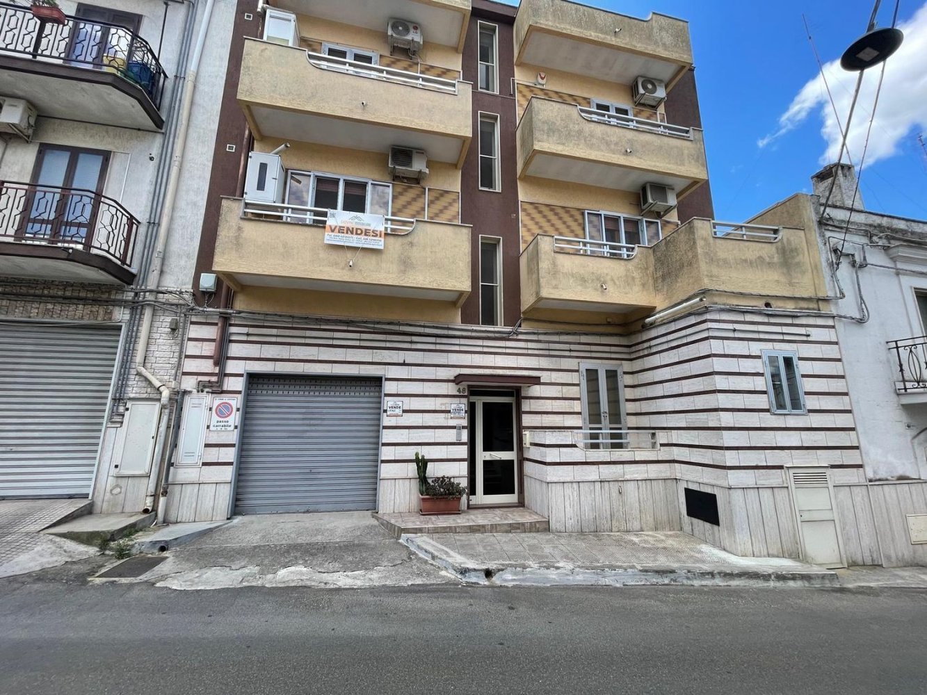 Apartamento de 5 habitaciónes en Crispiano, Italy No. 261139