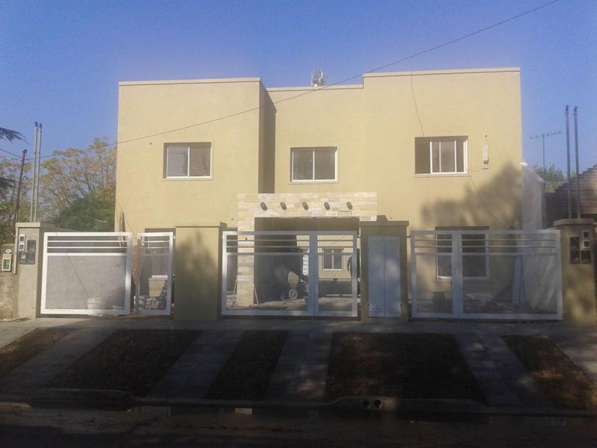 3 bedrooms House in Ituzaingo, Argentina No. 17988