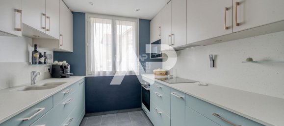 2 bedrooms Apartment in Nanterre, France No. 171064 2