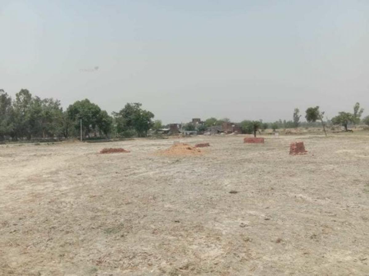  Land in Lucknow, India No. 35246