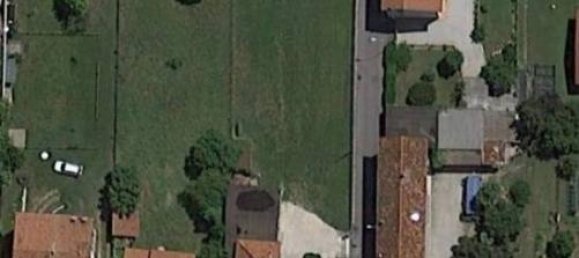 1090m² Land in Pordenone, Italy No. 40129 6