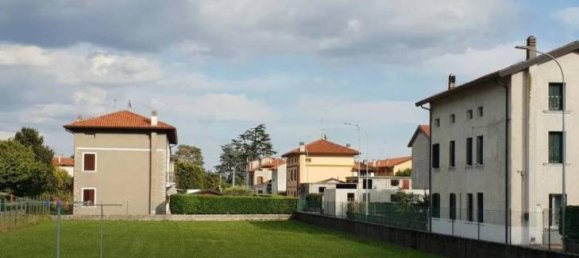 1090m² Land in Pordenone, Italy No. 40129 2