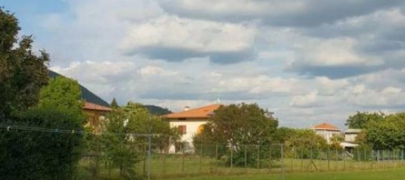 1090m² Land in Pordenone, Italy No. 40129 5