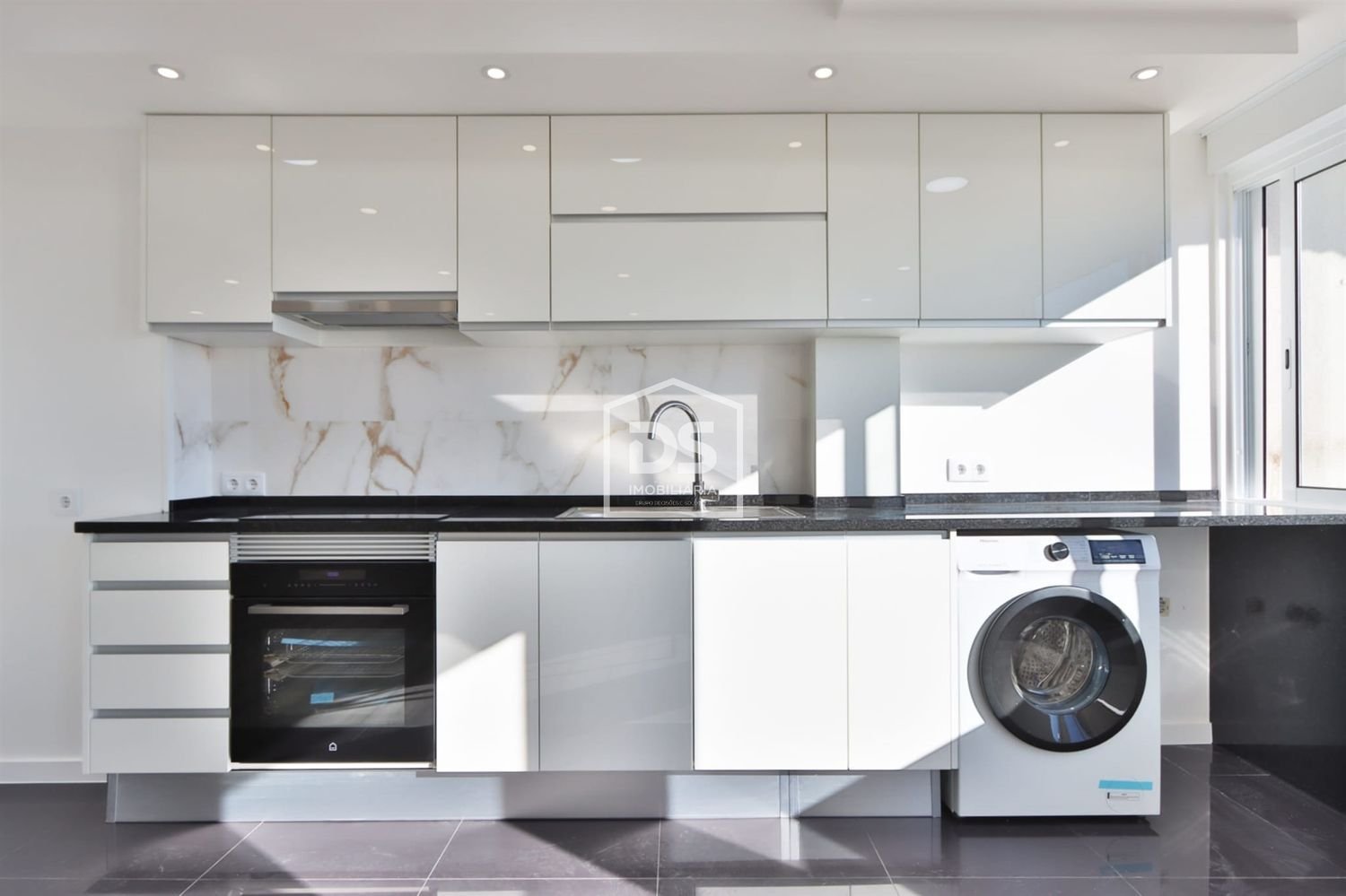 Квартира с 2 спальнями в Лориш, Португалия № 282589