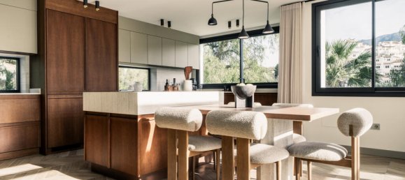 5 bedrooms Villa in Marbella, Spain No. 71364 14