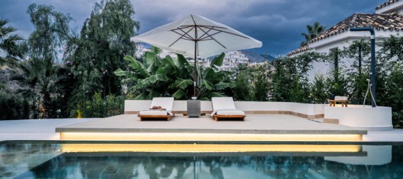 5 bedrooms Villa in Marbella, Spain No. 71364 8