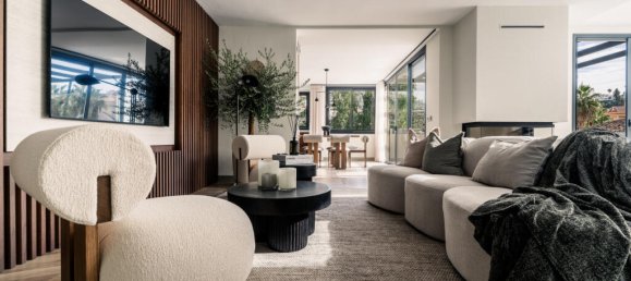 5 bedrooms Villa in Marbella, Spain No. 71364 10