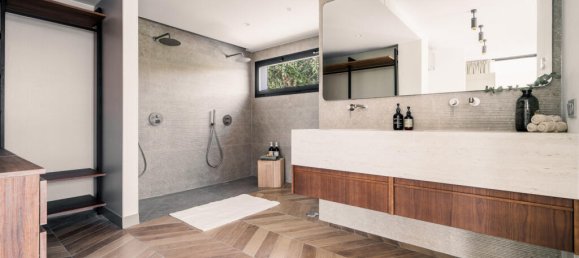 5 bedrooms Villa in Marbella, Spain No. 71364 30