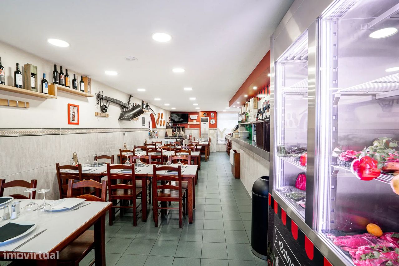  عقار تجاري في Amadora, Portugal 134متر مربع رقم 11785