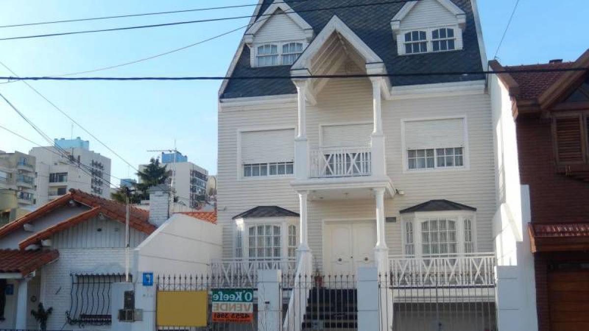 4 chambres Maison à Avellaneda, Argentina No. 61184